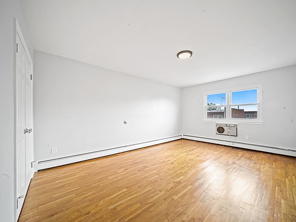 5th image of 1133 Revere Ave #3