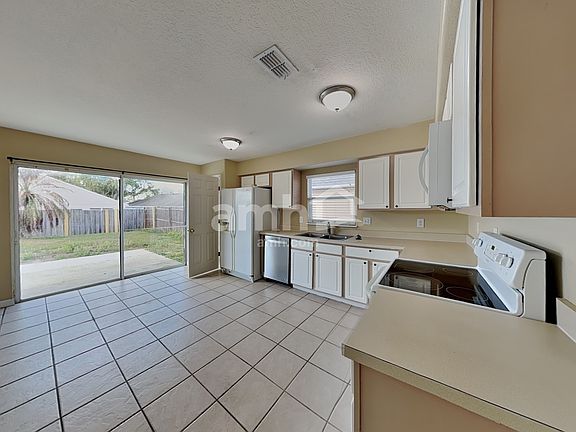 3rd image of 317 Brightview Dr