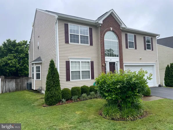 39 Brushy Creek Cir, Fredericksburg, VA 22406
