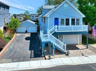 17 Central Ave, Highlands, NJ 07732