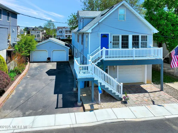 17 Central Avenue, Highlands, NJ 07732