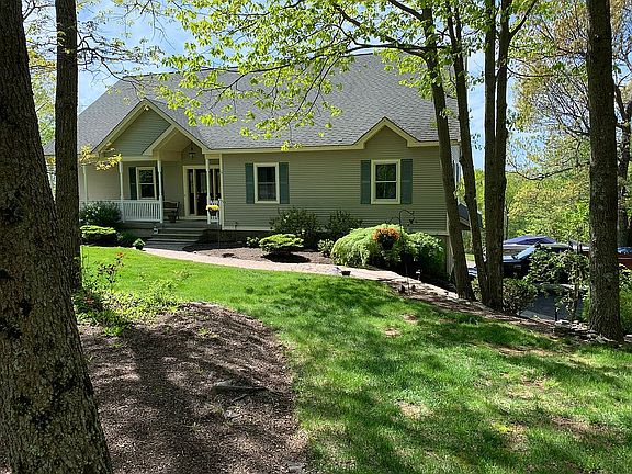 2nd image of 24 Alta Vista Ave
