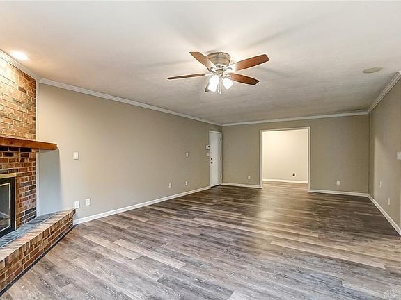 5th image of 370 Island Lake Ct