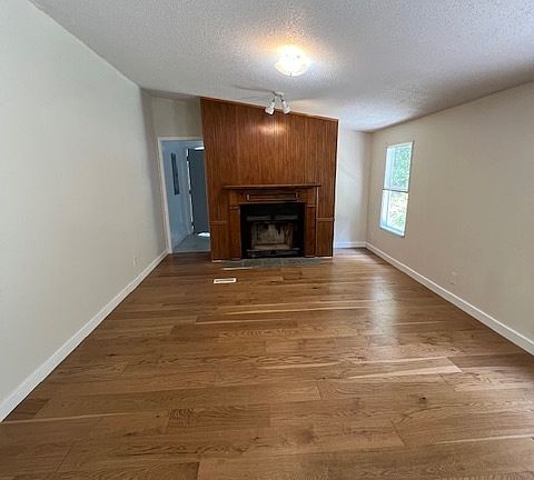 5th image of 209 Oakleigh Dr