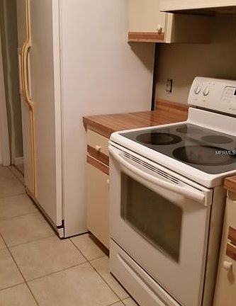 3rd image of 530 E Rosewood Ln #530