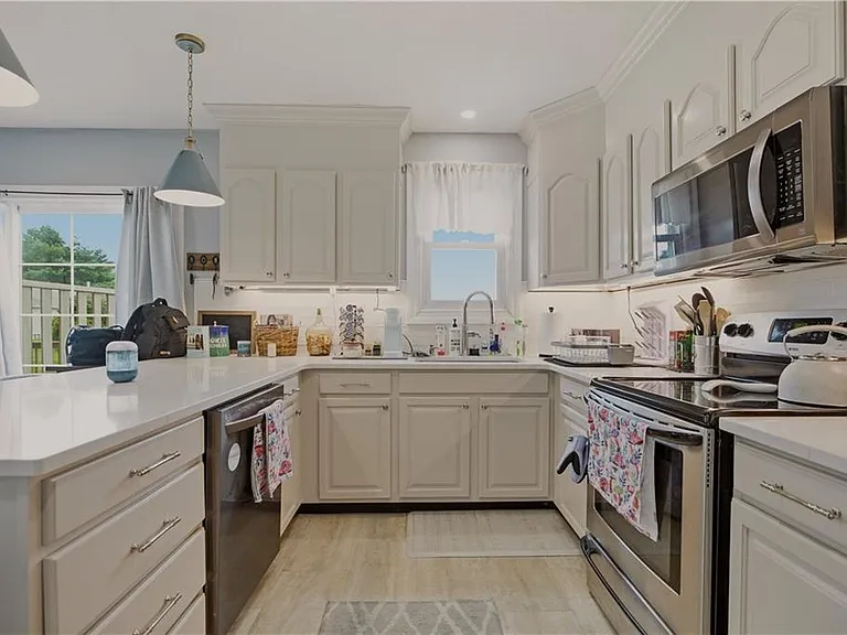 223 Oliphant Ln #A — Photo 3