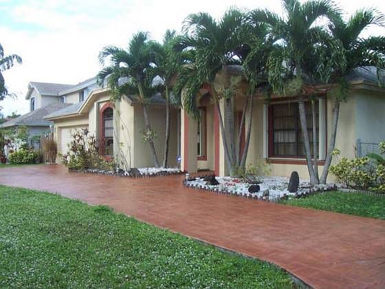 1st image of 5365 NW 70th Ave