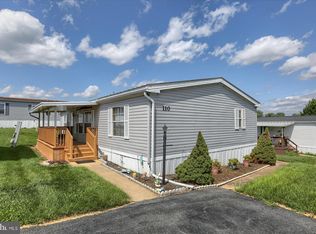 110 Clearfield Ct E, Lancaster, PA
