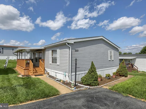 110 Clearfield Ct E, Lancaster, PA 17603