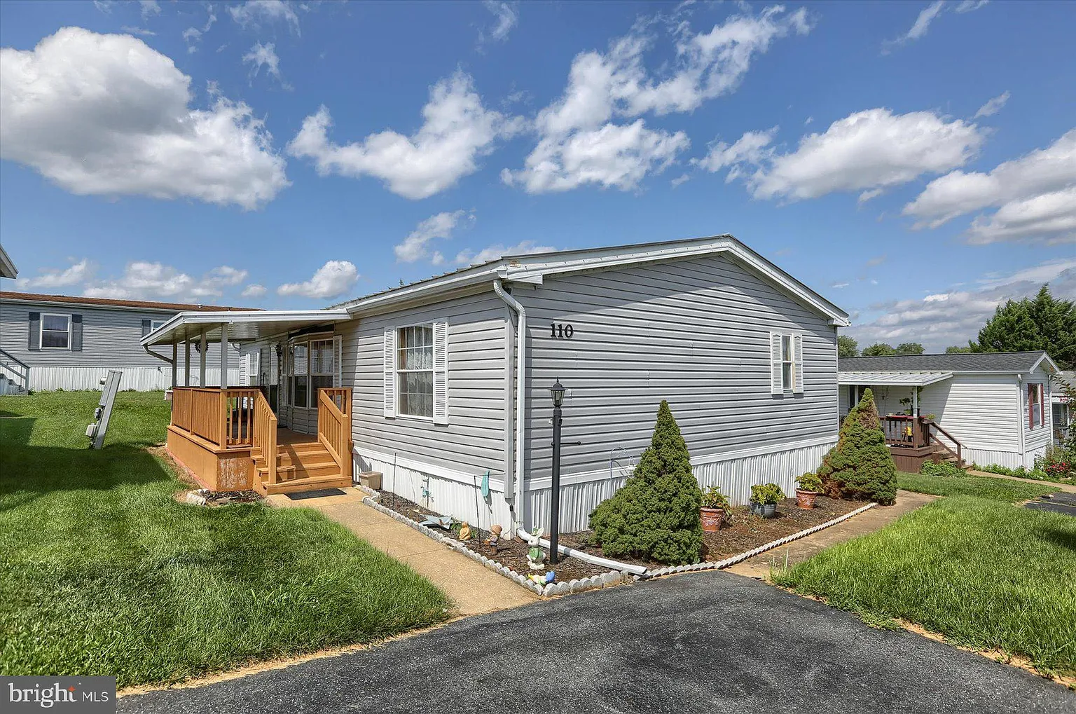 110 Clearfield Ct E photo 1