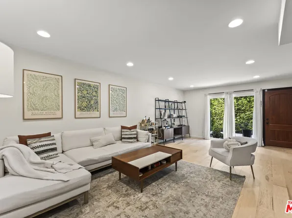 10854 Morrison St APT 2, North Hollywood, CA 91601