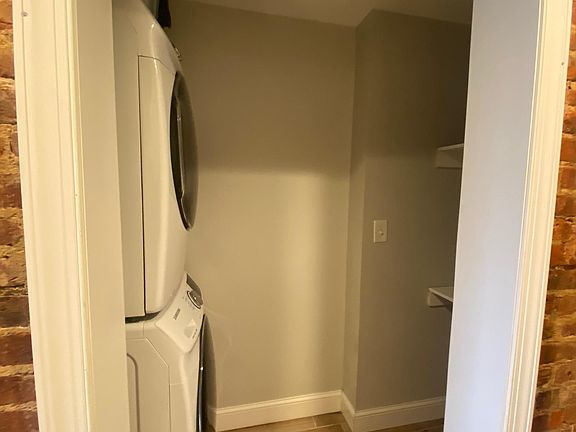4th image of 45 Clifton Pl #1Z