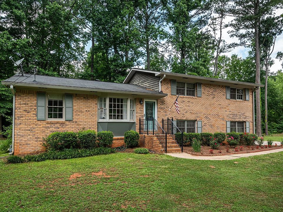 1st image of 2705 Kozy Ct NE