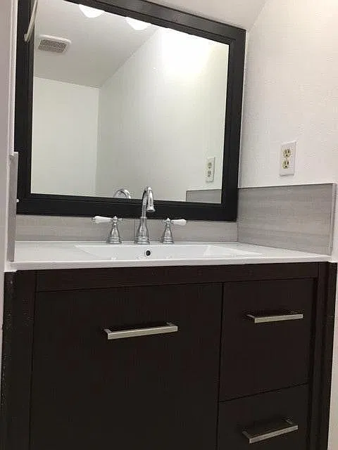 2 bed, 1.5 bath, 1000 sqft, $3,090 — Photo 2