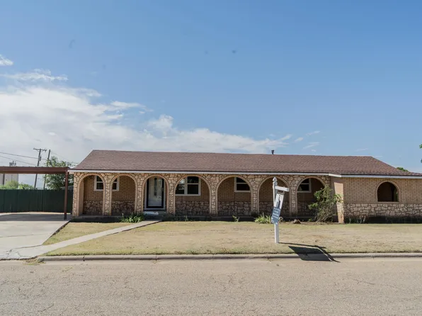 402 E 9th St, Plainview, TX 79072