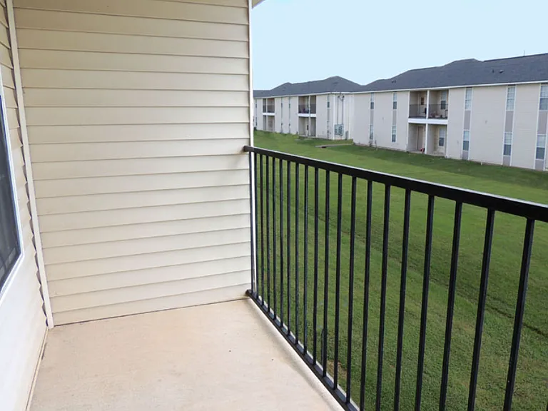 Fox Creek Apartments Shrevport — Photo 8