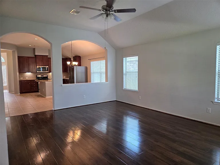 219 Golden Grain Dr — Photo 9