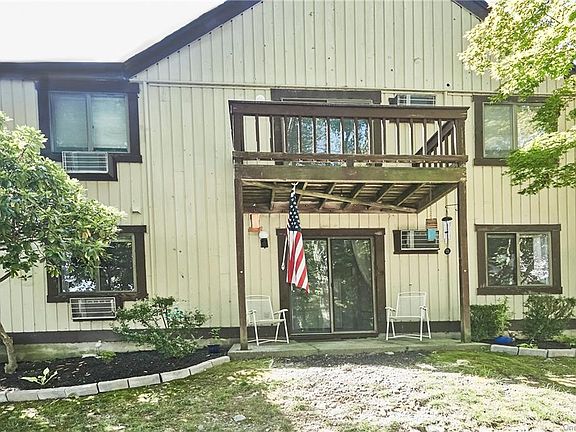 4th image of 5B Heritage Ln #B