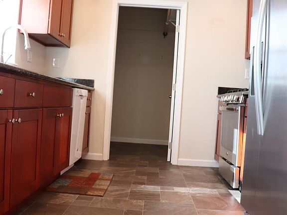 3rd image of 160 Theresa Ave