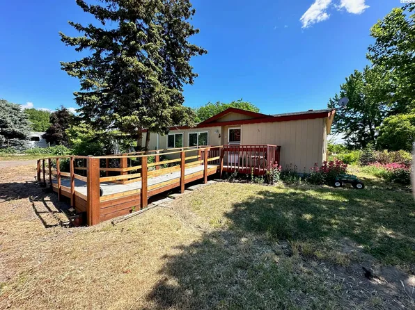 1131 S County Line Rd, Grandview, WA 98930