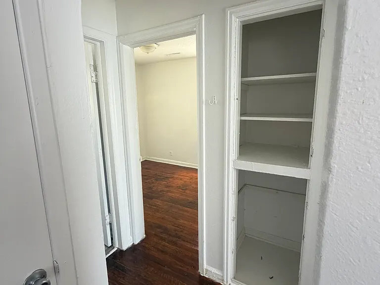 1542 N Estelle Ave — Photo 3