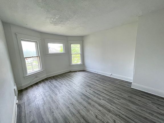 4th image of 80 Byers Ave #2