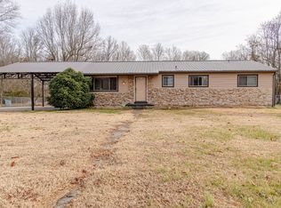 822 Maple Hill Dr, Tullahoma, TN 37388