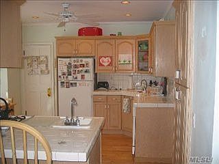 5th image of 119 Brower Ave