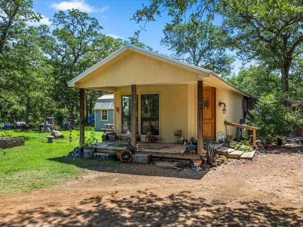 247 Pine Valley Loop, Smithville, TX 78957