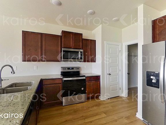 4th image of 6411 Upchurch Dr