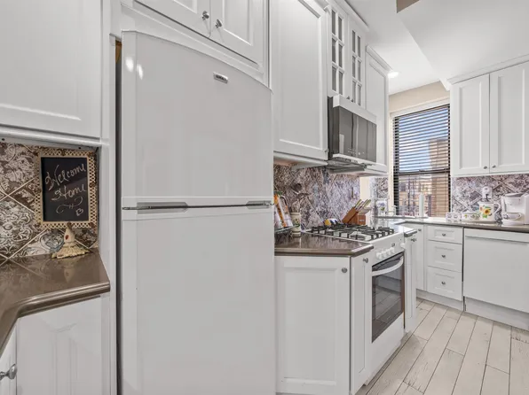 133 Madison St APT 3L, Hoboken, NJ 07030