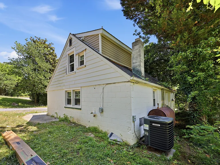 1072 Rocky Springs Rd — Photo 40