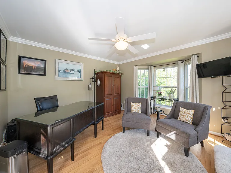 903 Maplewood Dr — Photo 88