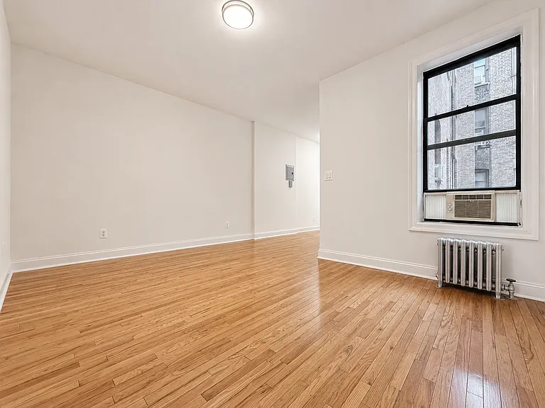 250 Pacific St #10 — Photo 2
