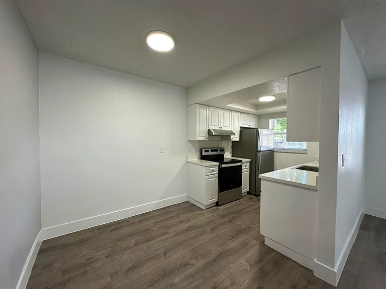 3660 NE 11th Ave #4 — Photo 26