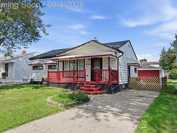 4th image of 31750 Hazelwood St