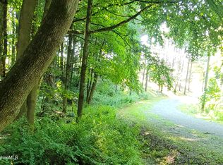 2 Leland Rd, Becket, MA 01223