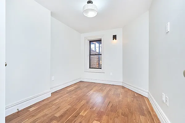 Rented by REAL New York | media 7