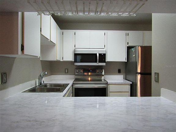 3rd image of 607 S Albany Ave APT 3