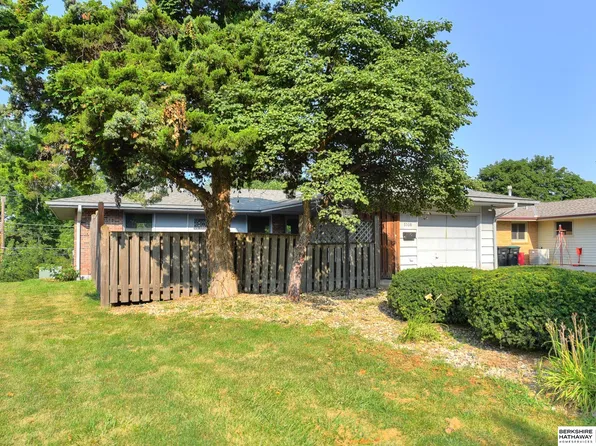 5108 N 85th St, Omaha, NE 68134