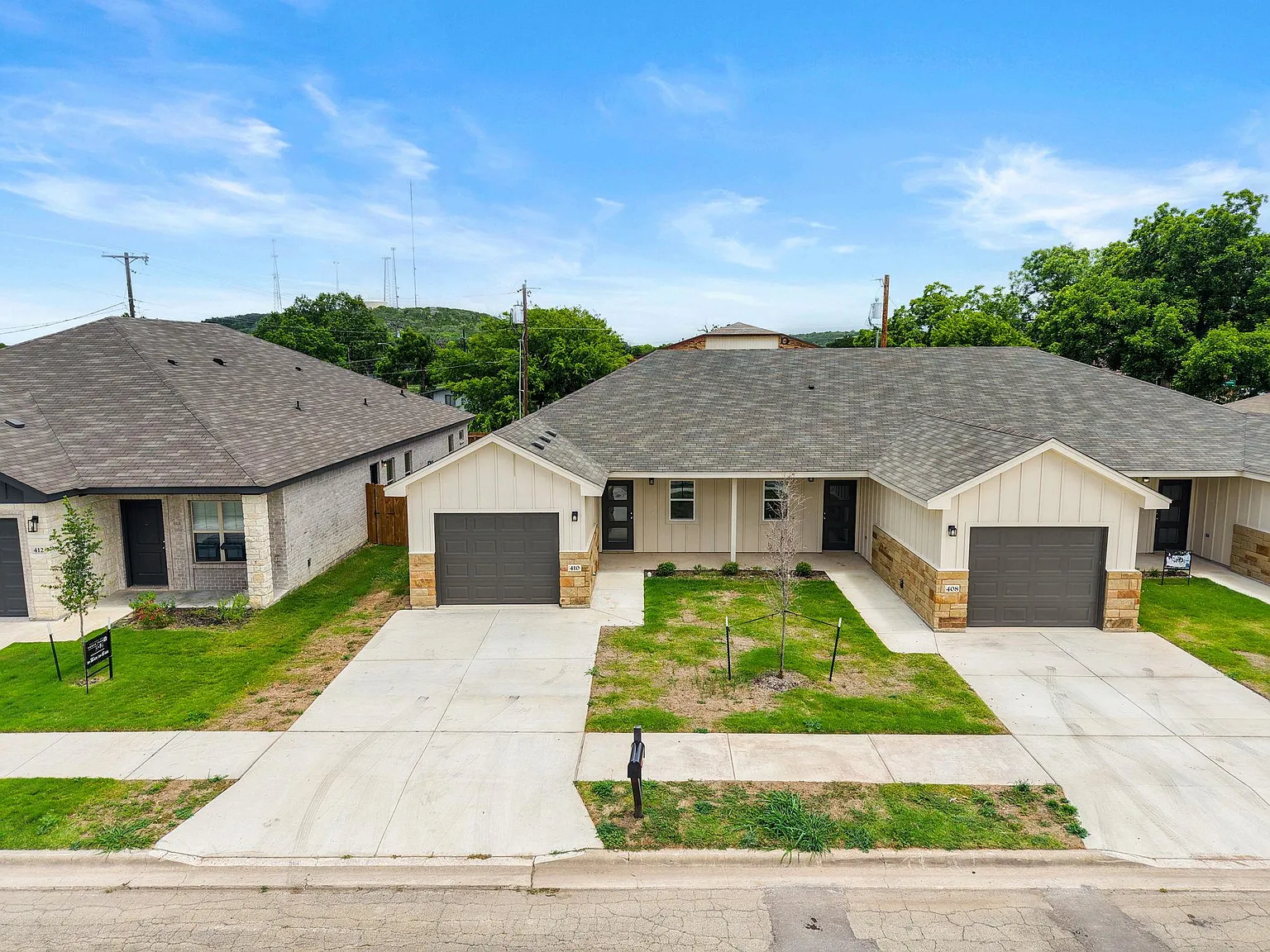 3 bed, 2.0 bath, 1391 sqft, $1,900 — Photo 1