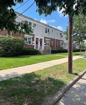 2nd image of 99 Hastings Ave
