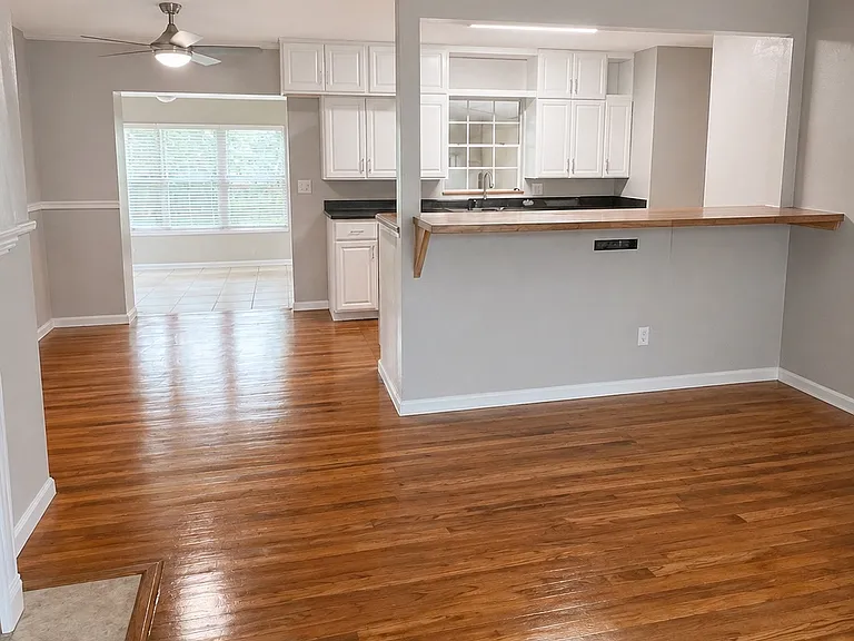 1816 Atkamire Dr — Photo 2