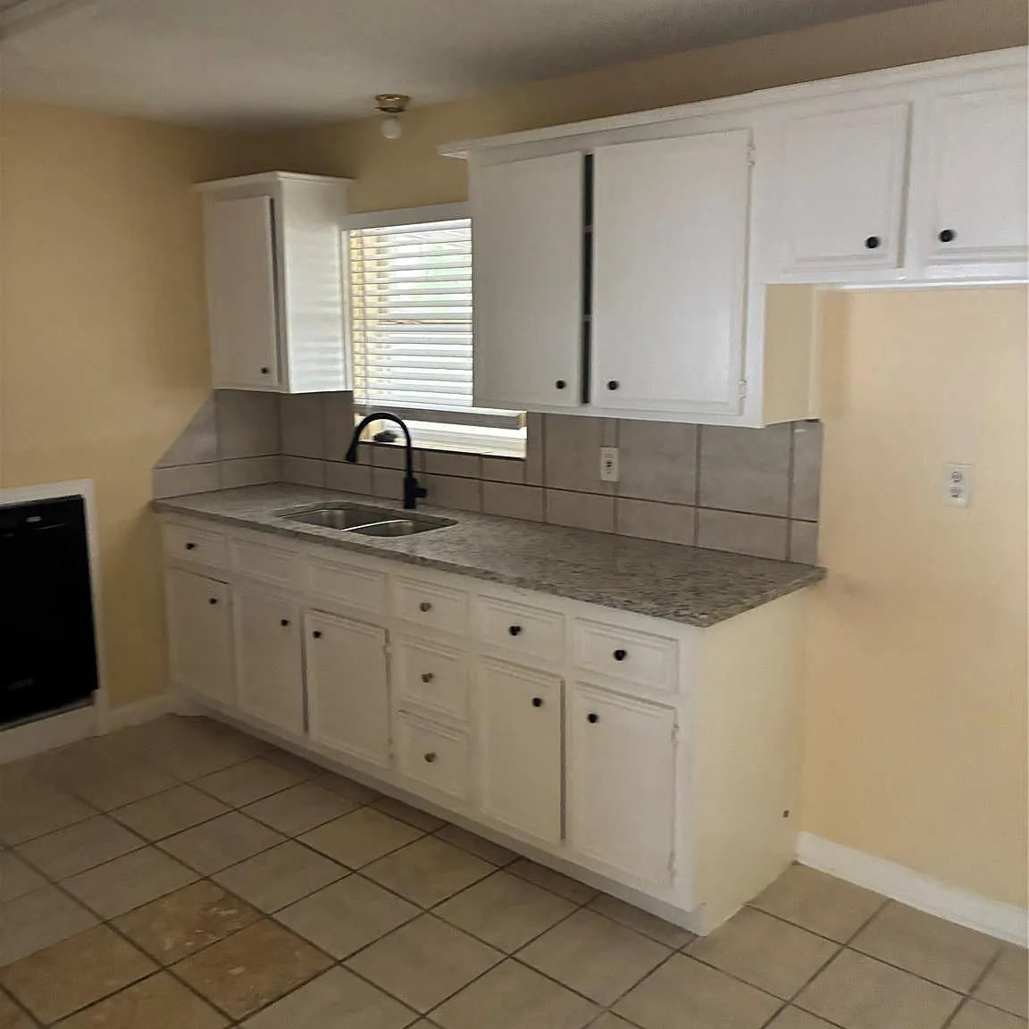 4 bed, 2.0 bath, 1504 sqft, $1,850 — Photo 2