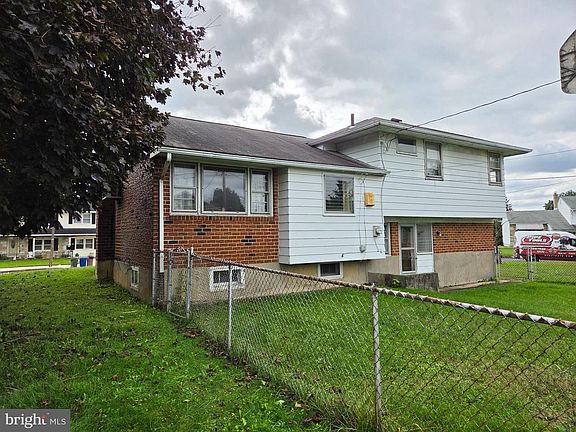 4th image of 9952 Hardy Rd