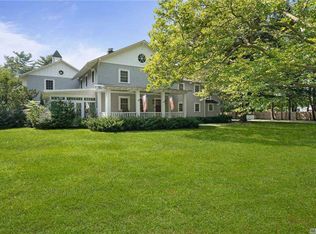 513 Remsens Ln, Oyster Bay, NY 11771