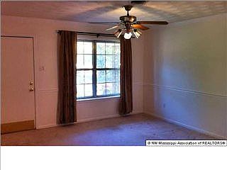 3rd image of 8253 Oakbrook Dr