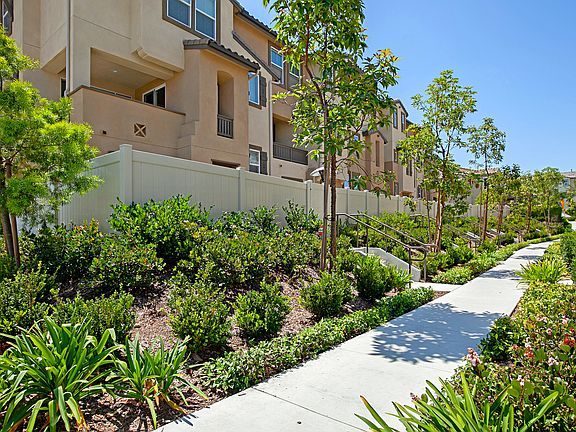 4th image of 5512 San Roberto