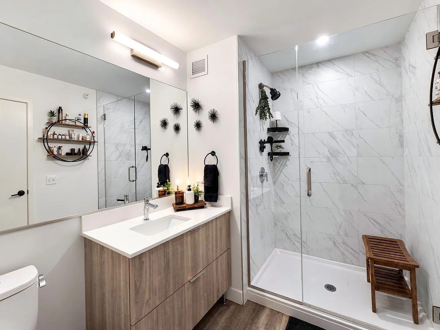 2 bed, 1074 sqft, $3,837 — Photo 4
