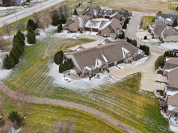 3rd image of 1420 Bourdeaux Way